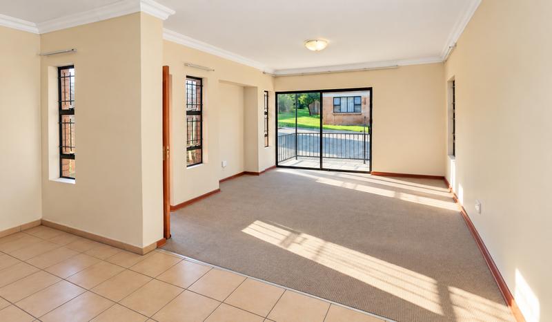 2 Bedroom Property for Sale in Langenhovenpark Free State